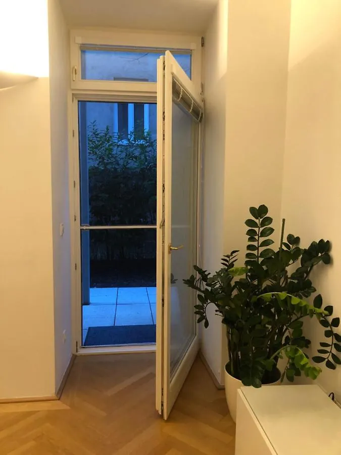 Quiet Apartment Next To Belvedere & Central Station Wien